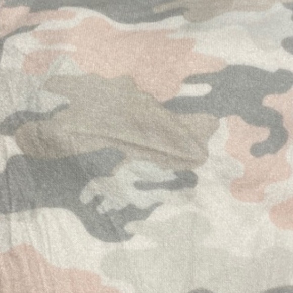 NWT Bixby Nomad Women’s Pastel Camouflage Soft Knit Brushed Crewneck SzL - Picture 12 of 12